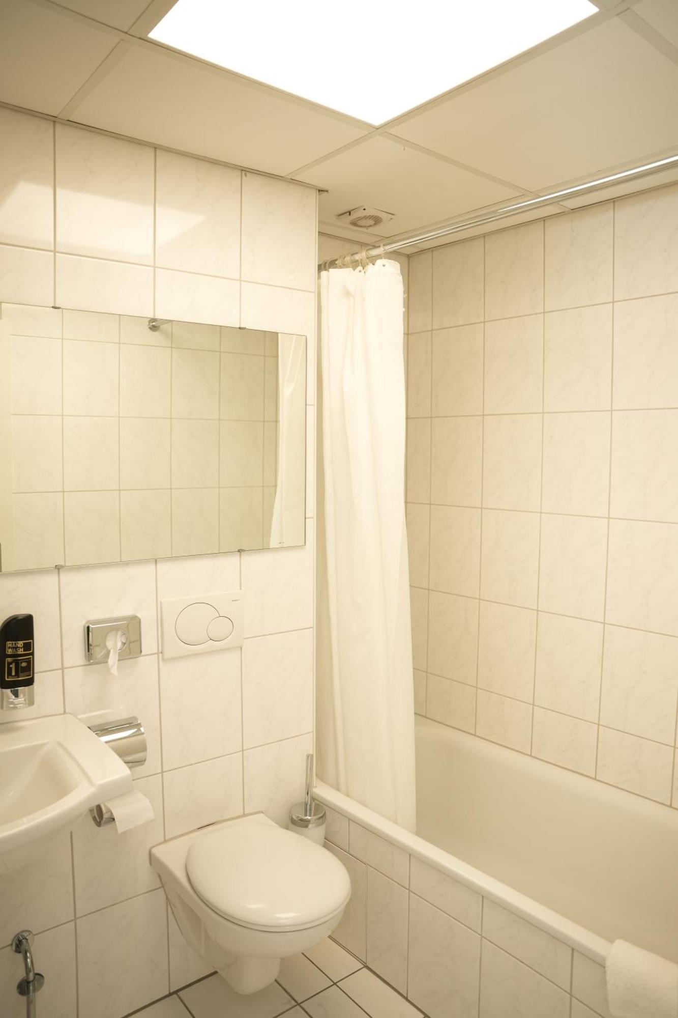 Weber Hotel مانهايم المظهر الخارجي الصورة